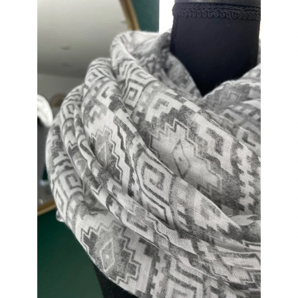 Lightweight Infinity Scarf Gray White Southwest‎ Geometric Print Boho Festival